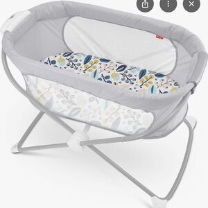 Gray Baby Bassinet with Patterned Mattress fisher price soothing